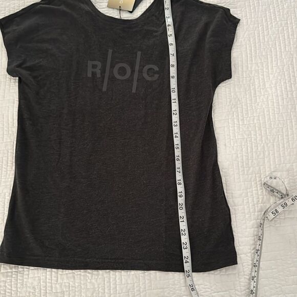 NWT Women's On Running R.O.C. Black Comfort T t-shirt Size XS - Picture 6 of 8